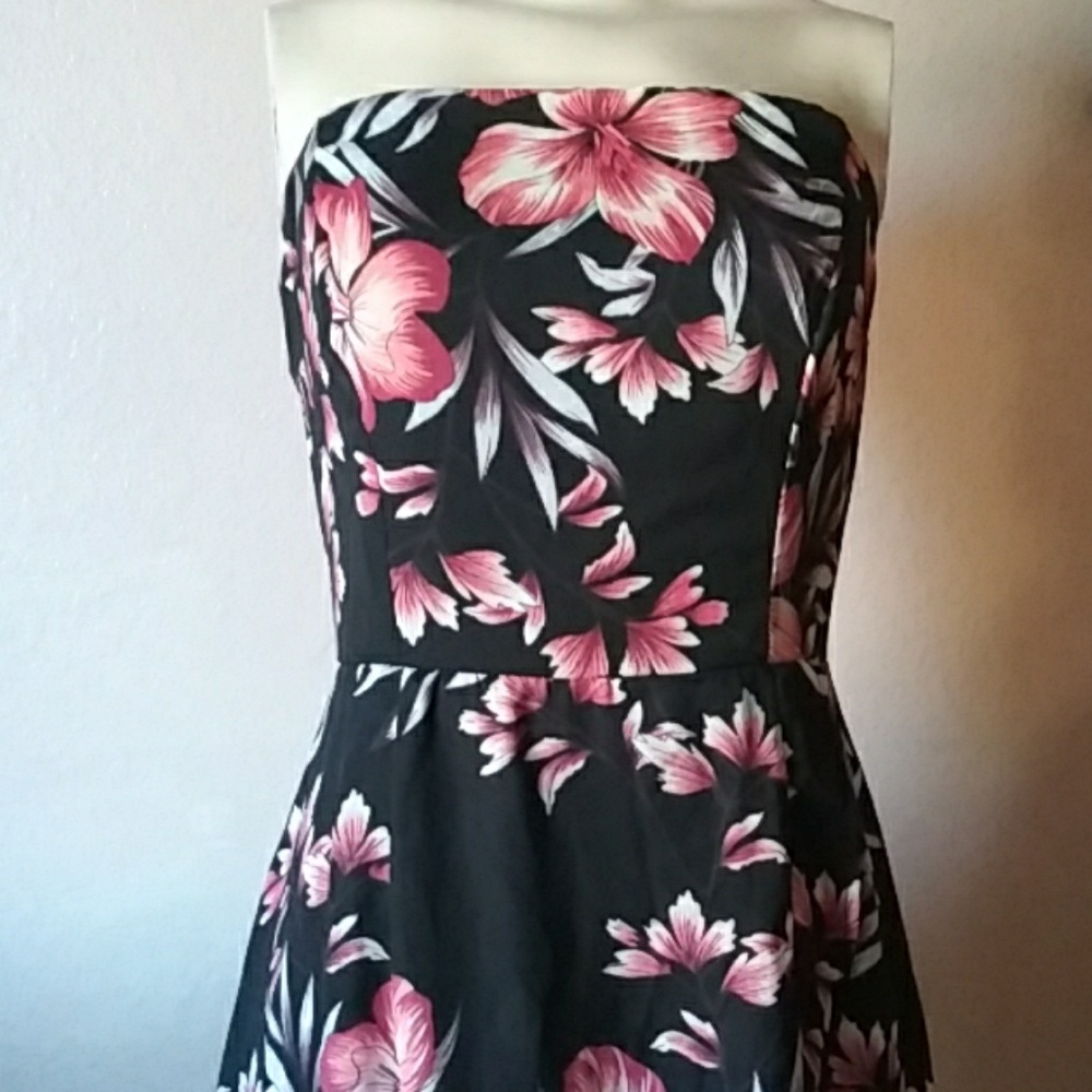 Charlotte russe L, flowered dress